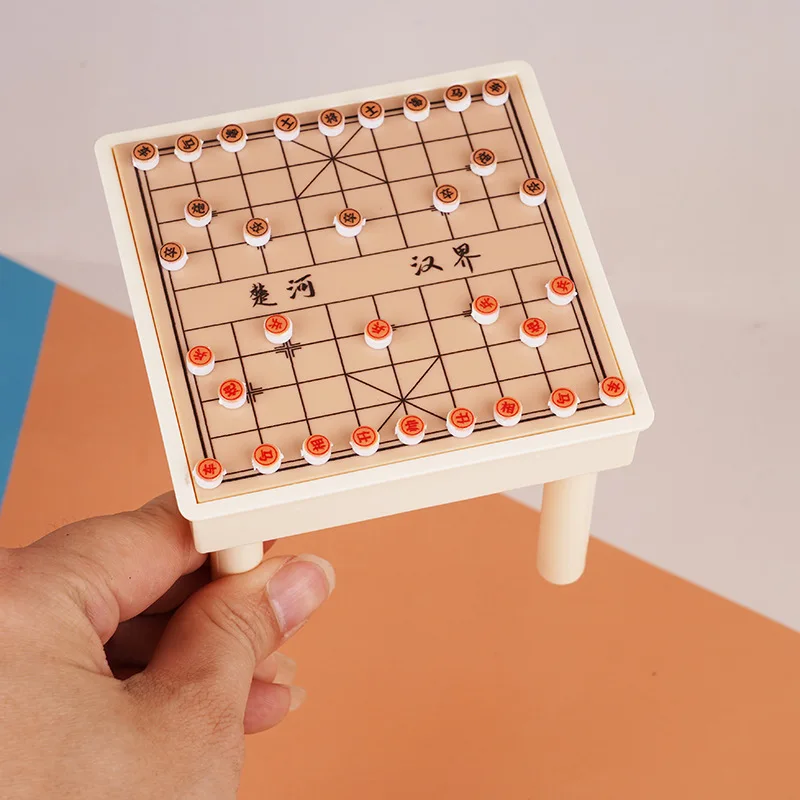 ミニチュアチェスセット ミニテーブル 椅子付き フライングチェス ルード ボードゲーム ゴーゲームモデル ドールハウスアクセサリー 装飾