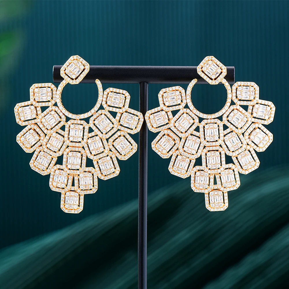 

Soramoore New Fashion Luxury Gorgeous Flower Earrings For Women Wedding Party Shiny Earrings Jewelry High Quality Accessories