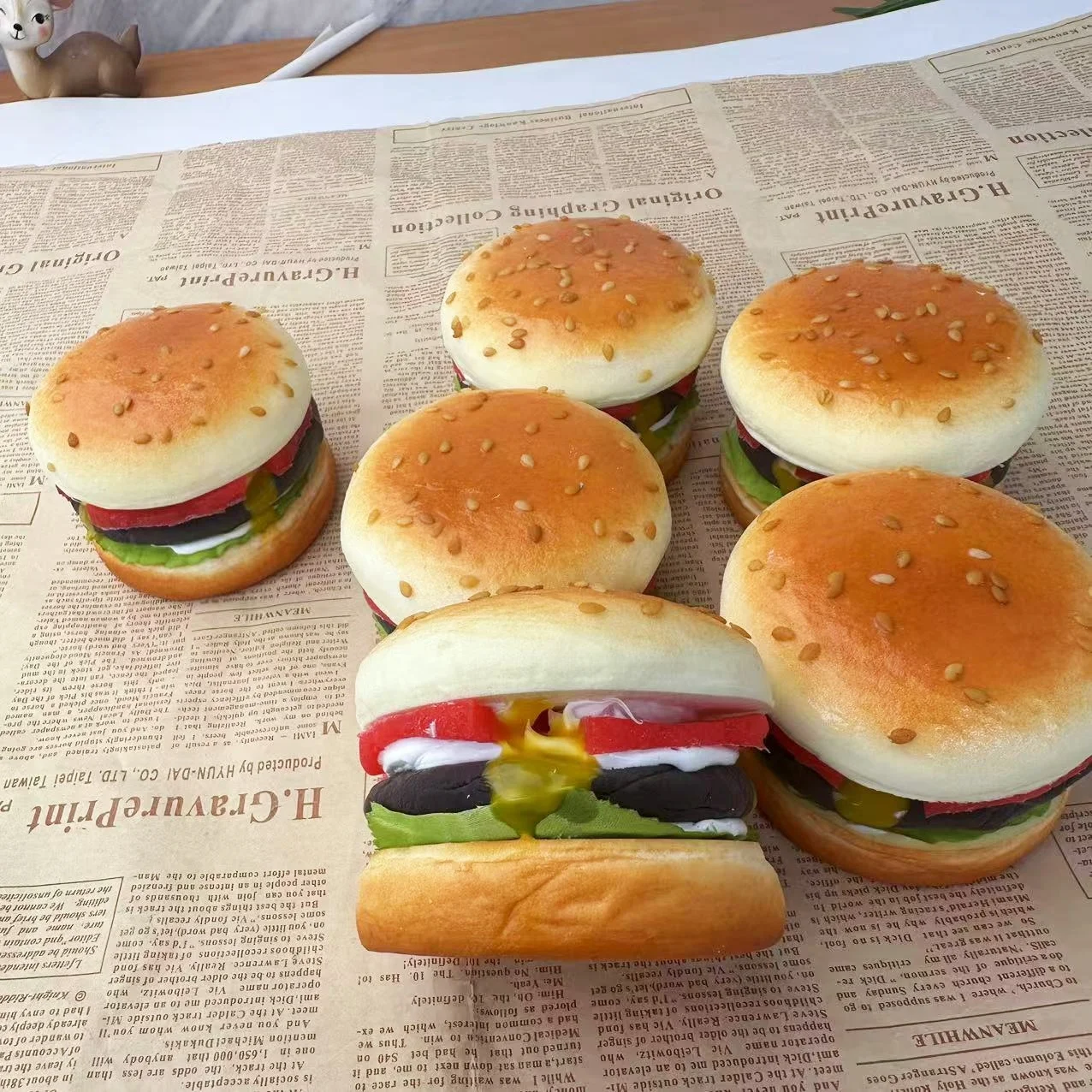 Simulated Bread Hamburger Model Sample Soft Slow Rebound Fake Food Separable Pinch Home Store Table Decoration Photography Props