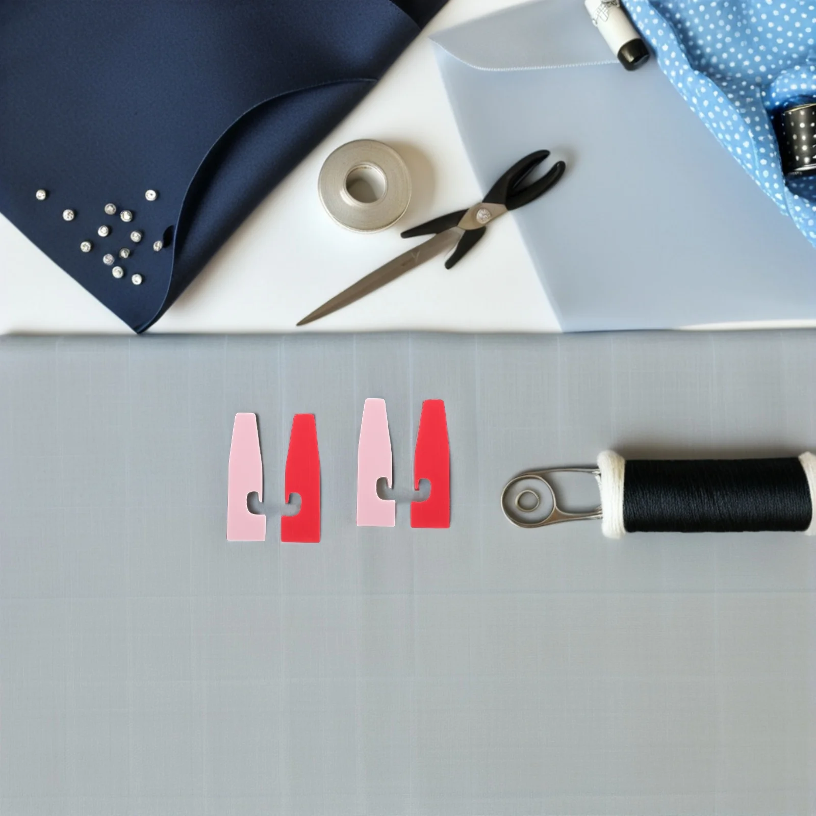 

50Pcs Plastic Presser Foot Pad for Overlocking Stick-on Replacement Accessory Reduces Friction Ideal for Home DIY Sewing