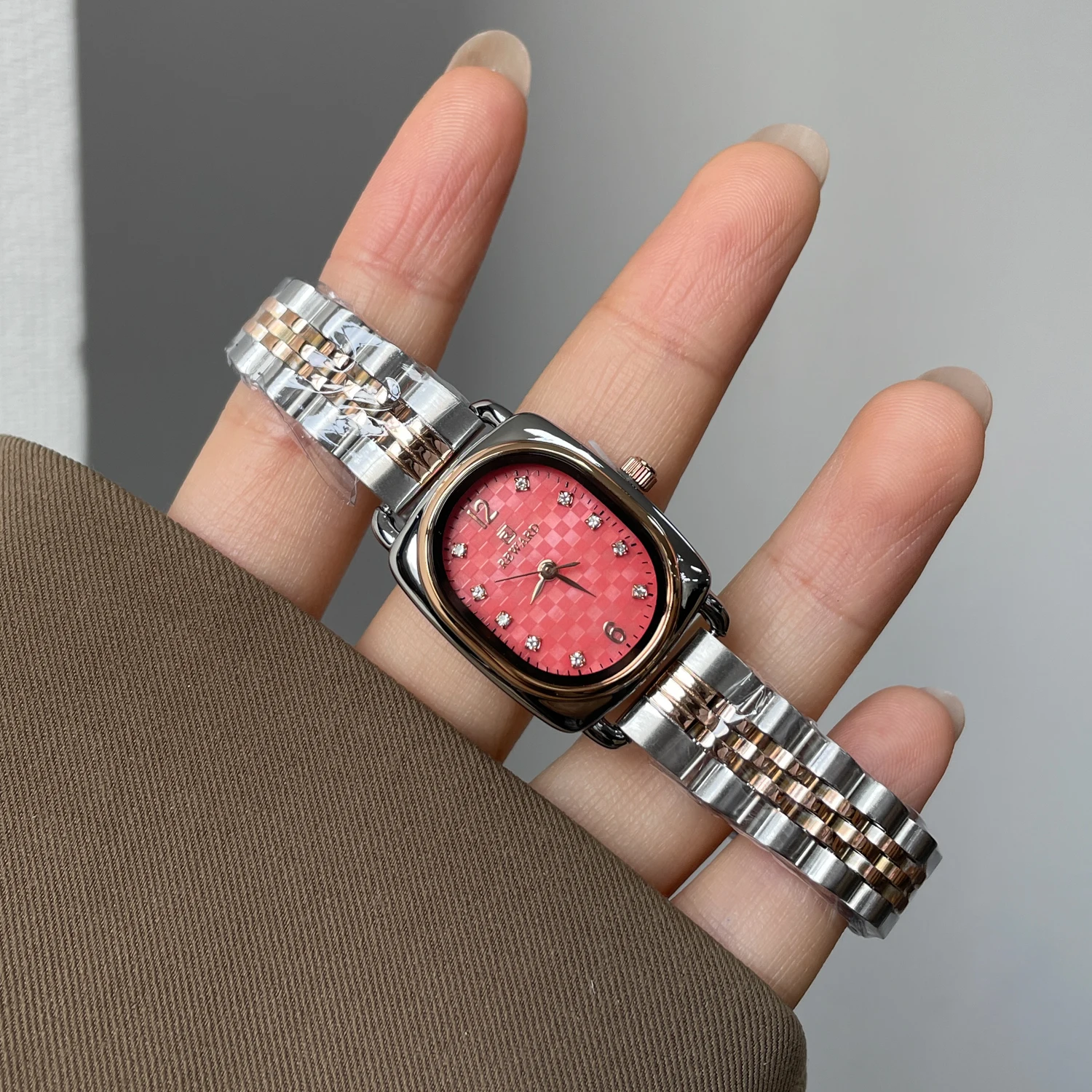 

Elegant women's watchoval designnew 2026 style, high-value women's watch, perfect gift for ladies, exquisite women's wristwatch.