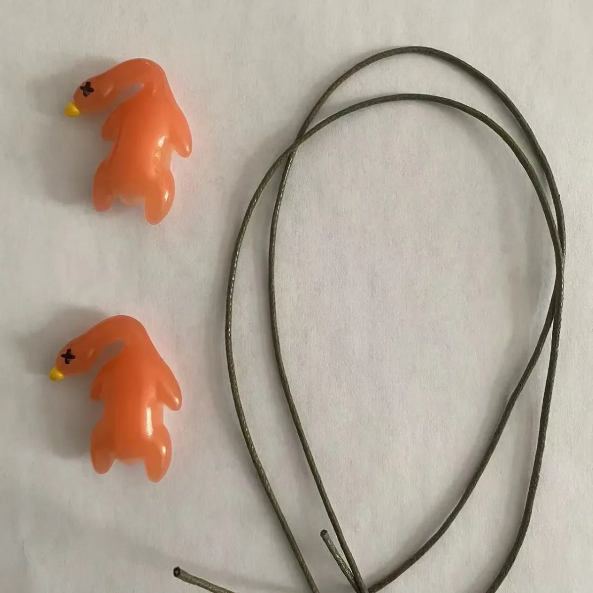 10pcs Funny Color Change Duck Keychain UV Photochromic Simulation Roast Duck Car Pendants Keyrings for Handbag Accessorie Gift