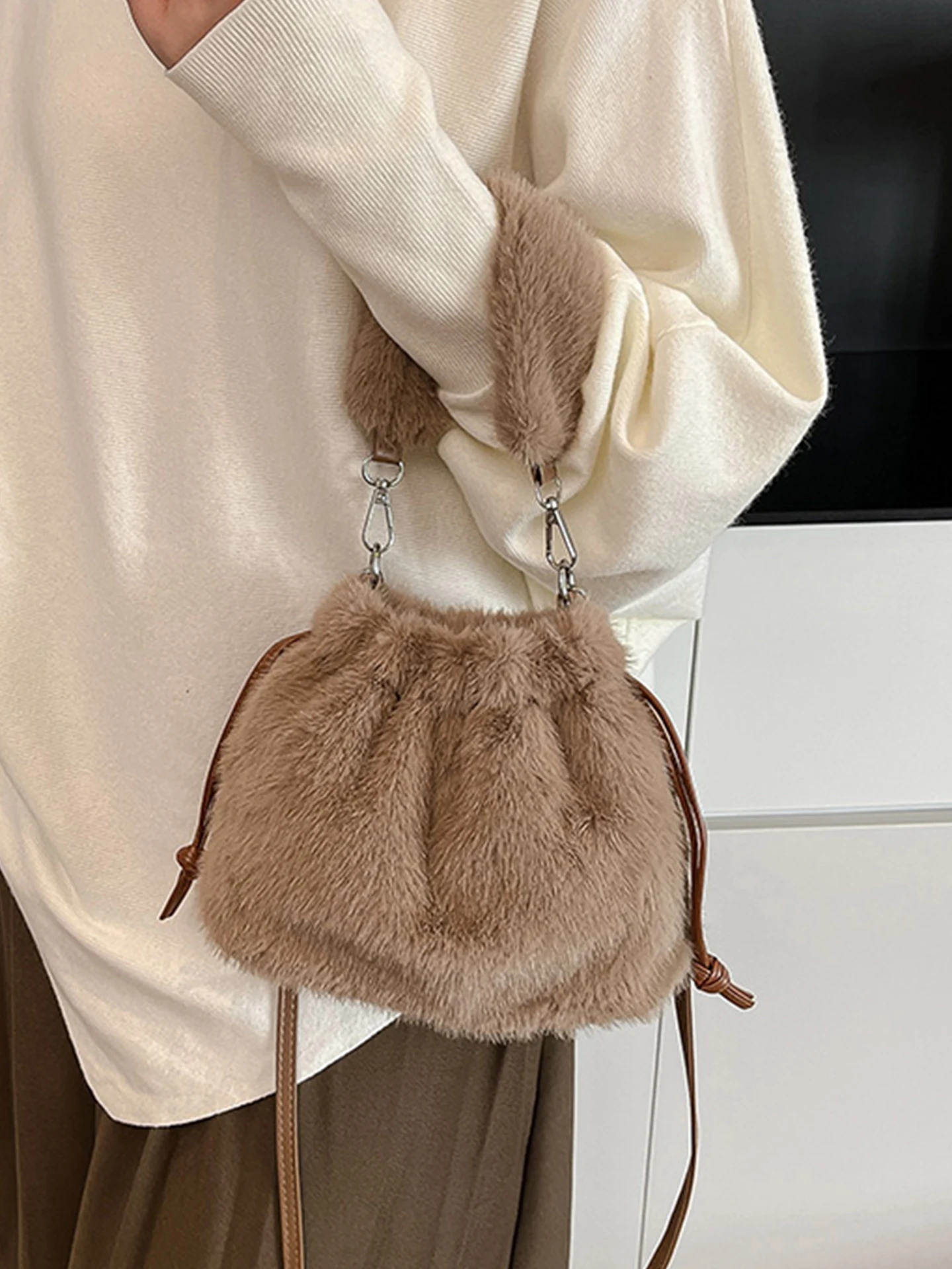 حقيبة شعبية كورية قطيفة للإناث لخريف وشتاء جديد بلون سادة برباط على شكل دلو حقيبة كروس ناعمة للتنقل من Verstile #4