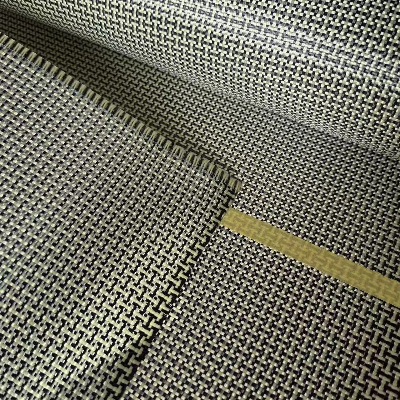 1100D /3K 200gsm Gelber Kevlar & Kohlefaser-Mischgewebe Einfaches Hybrid-Kohlefaser-Kevlar-Tuch 100cm*50cm Eine Rolle – Detail 2