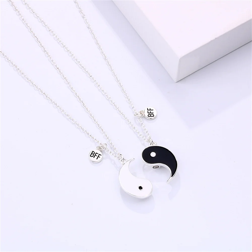 

2Pcs Black and White Tai Chi Stitching Necklace Classic Chinese Magnet Pendant BFF Necklace Good Friends DIY Jewelry Party Gift