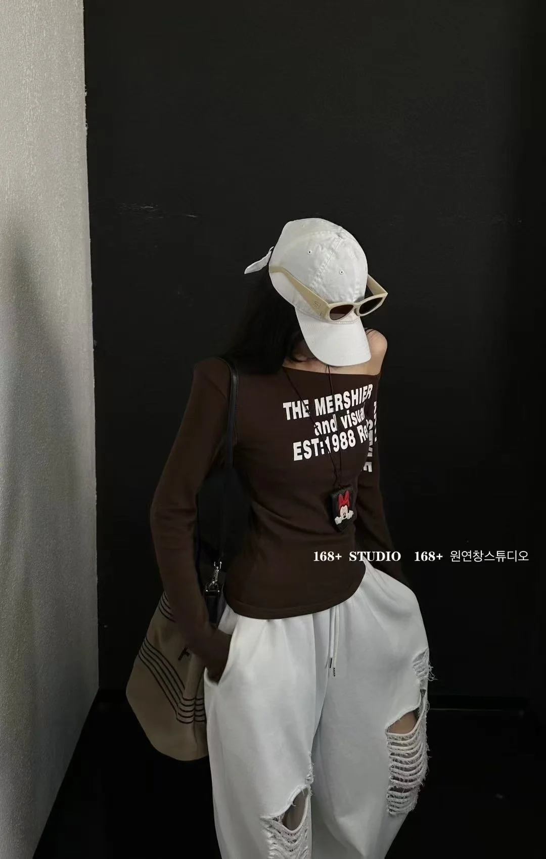 

Faionable Korean Sle Long Sve Printed T-irt Oversized oulder Bared Side Collar Tee ort Cut Crew Ne Cotton Top