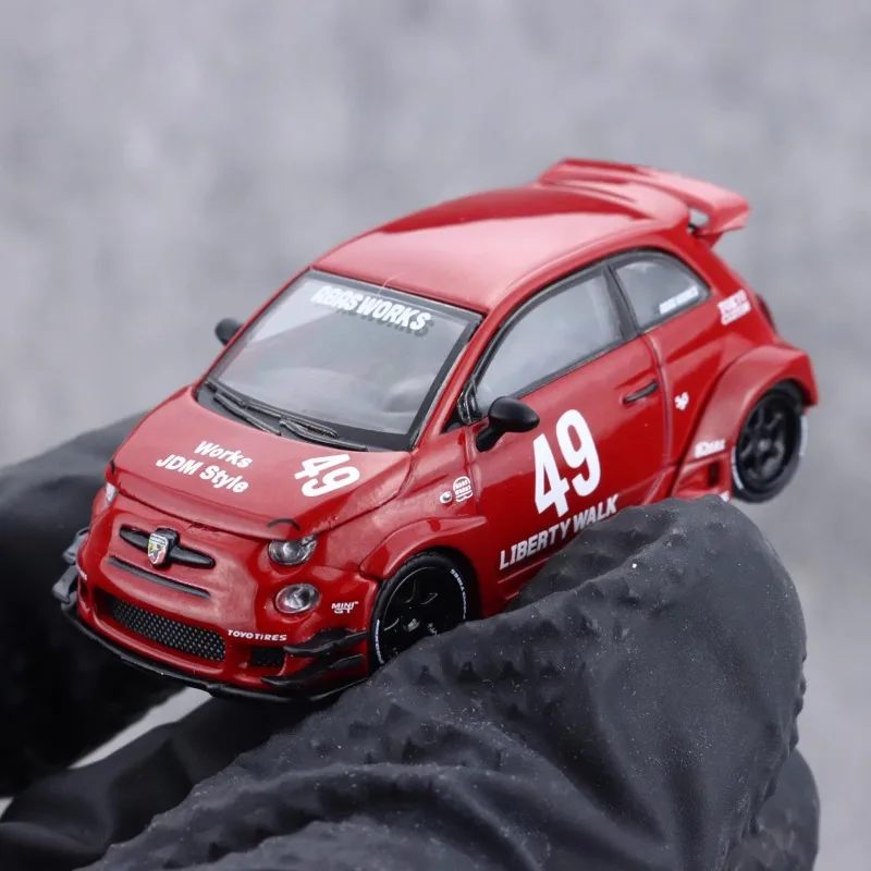MINIGT 1/64 ABARTH 595LBWK # 49 legering speelgoed motorvoertuig gegoten metalen model geschenken