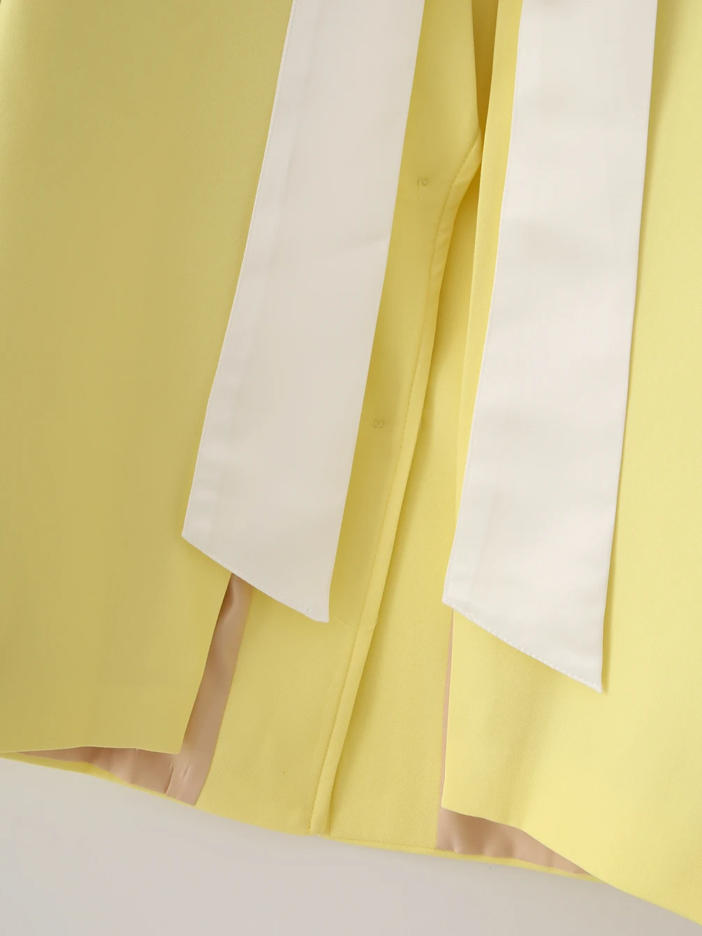 Żółta marynarka damska z wyczuciem stylu, top z wiązaniem, kolorowa, do pracy, z długim rękawem, o regularnej długości.