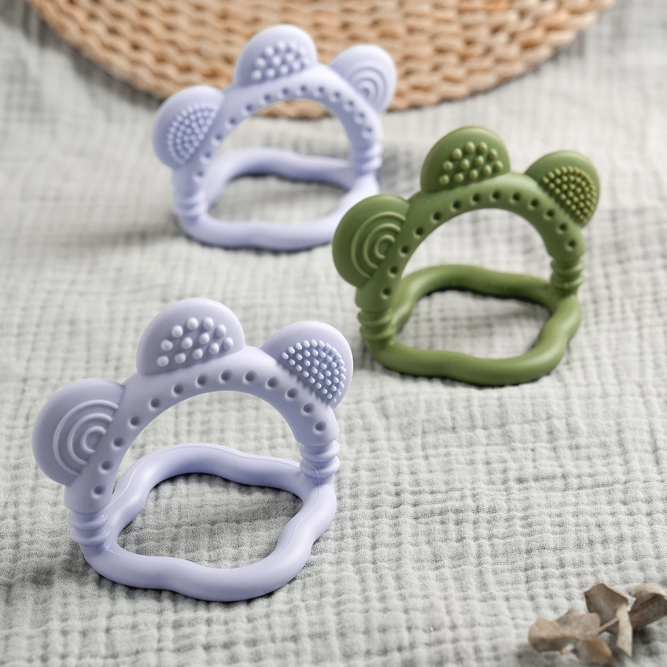 

1PCS Baby Silicone Teether Toys Solid Color Baby Toys Anti-eating Hand Teething Toys Flower Shape Baby Toys Glove Teether Toy