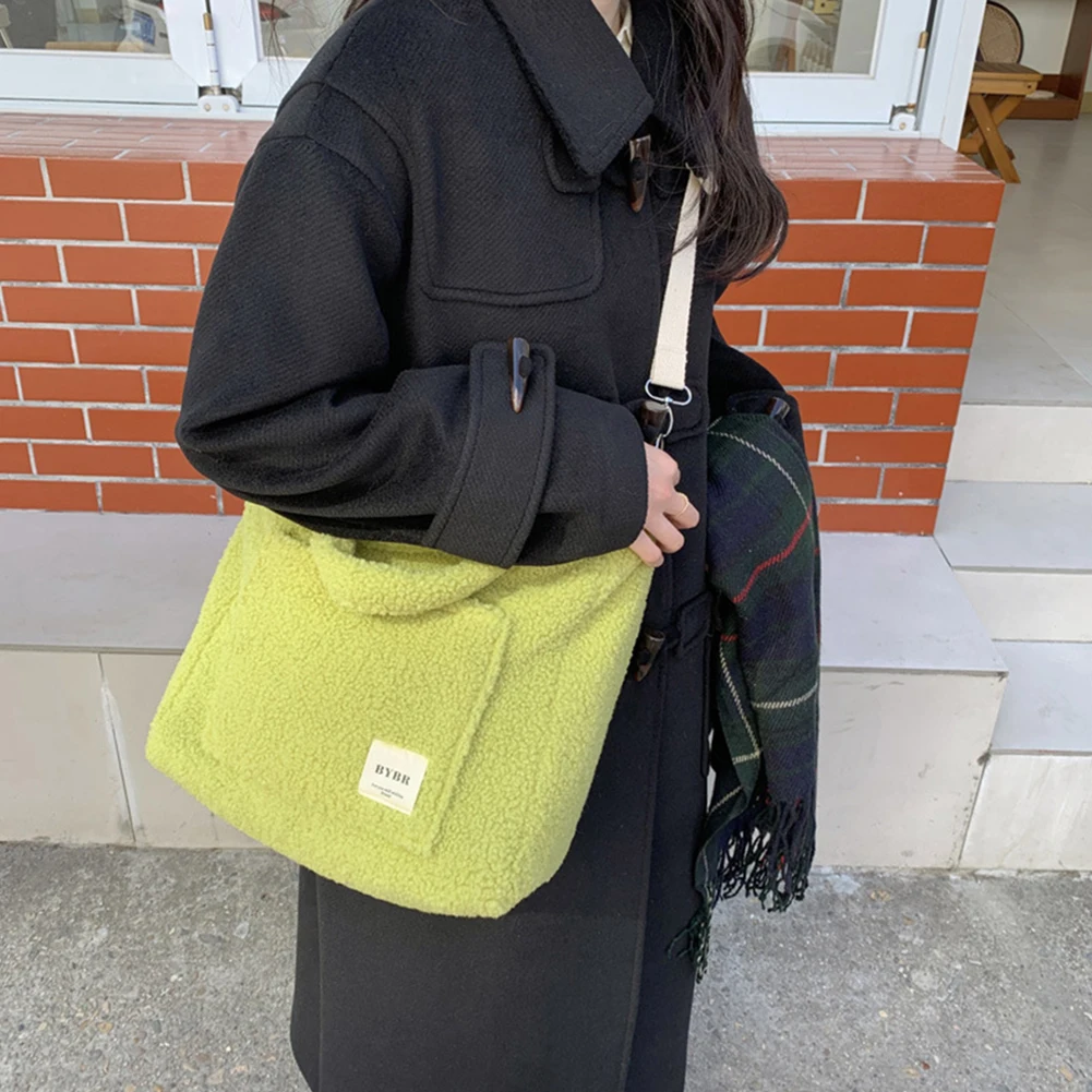 

Winter Crossbody Bags Soft Plush Women Messenger Bags Large Capacity Fleece Shoulder Bag Lamb Down Travel Street Ladies Hand Bag