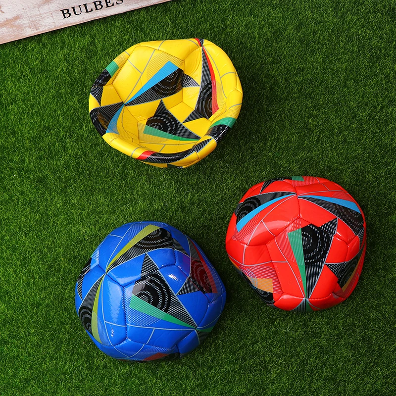 Bola Sepak Ukuran 2 untuk Remaja Dewasa Bola Sepak Tahan Aus Permainan Olahraga Luar Ruangan Latihan Bermain Bola Hadiah Ulang Tahun