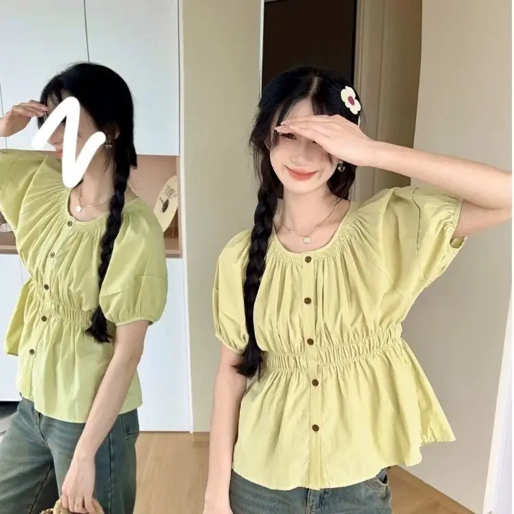 بلوزة بأكمام منتفخة خضراء جديدة ورقيقة للنساء تصميم كوري صيفي قميص بأكمام قصيرة وخصر قصير للتخسيس