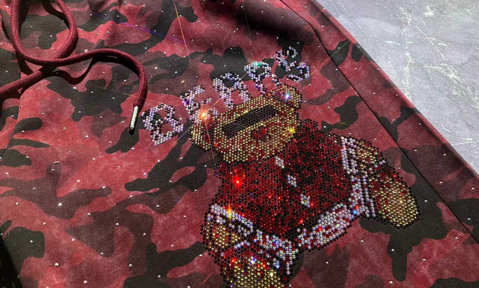 Cartoon Bär Diamanten 2-teiliges Set Damen Outfits Herbst Camouflage Trainingsanzug Lässige Kapuze Reißverschluss Strickjacke Top und Hose Set