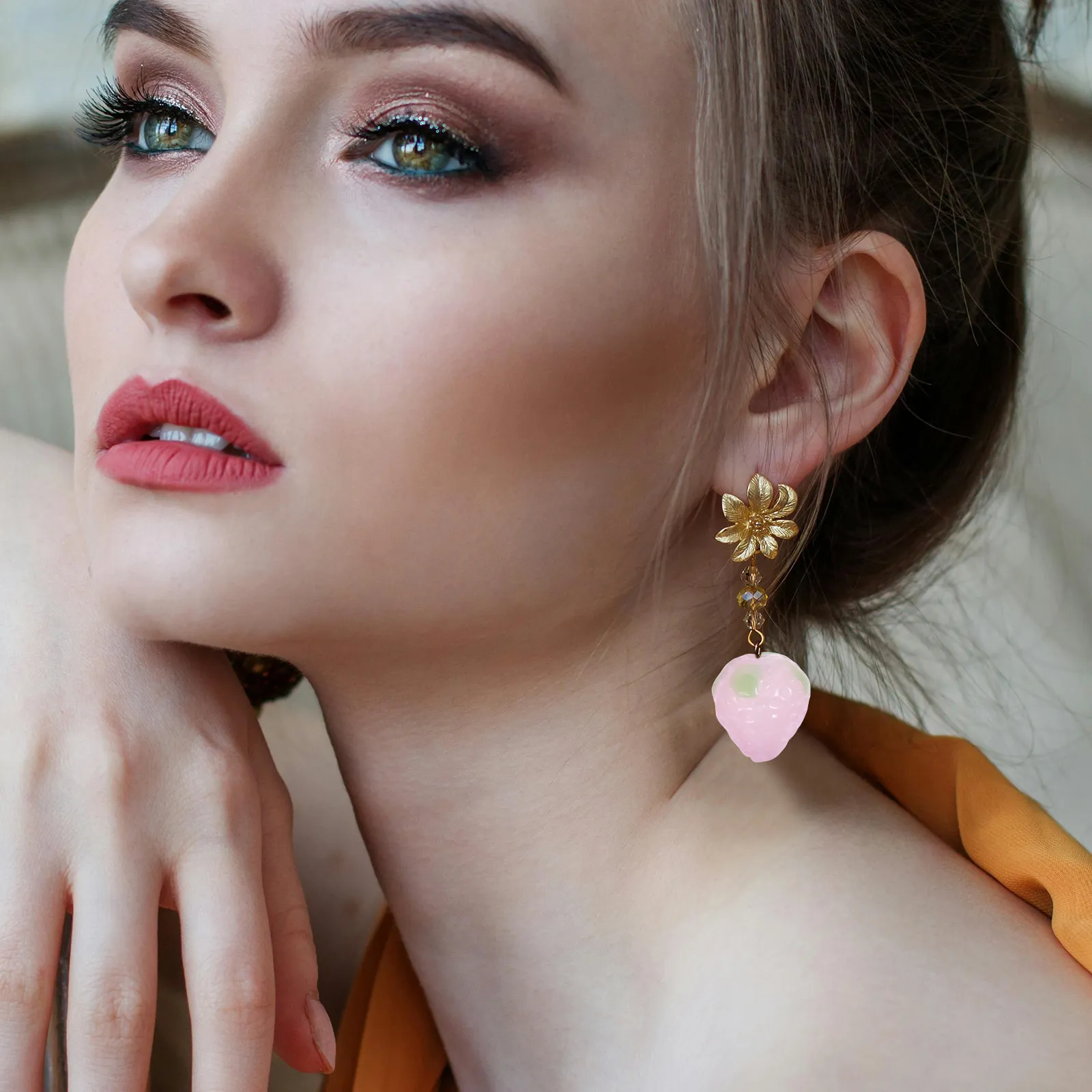 

20 шт. креативных бусин в форме клубники, декоративные разделительные бусины для изготовления украшений своими руками, для ожерелий, браслетов, поделок, материалы для ожерелий