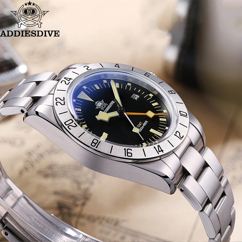 

ADDIESDIVE GMT Watch 39mm Swiss Quartz Movement Dual Time Zone Men's Business Watches 200m Waterproof Retro Luminous Steel Watch