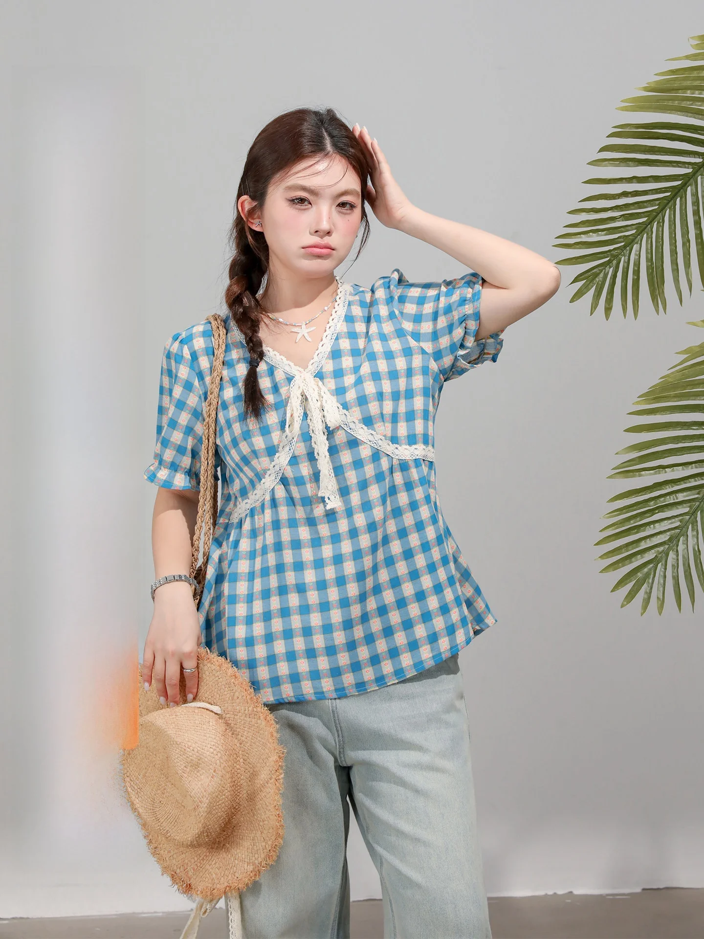 

2026 New Plaid Shirt Women's Top Spring Summer Loose Fit Short Sleeve Slimming Korean Style V-Neck Floral Sleeve Women's Blouse