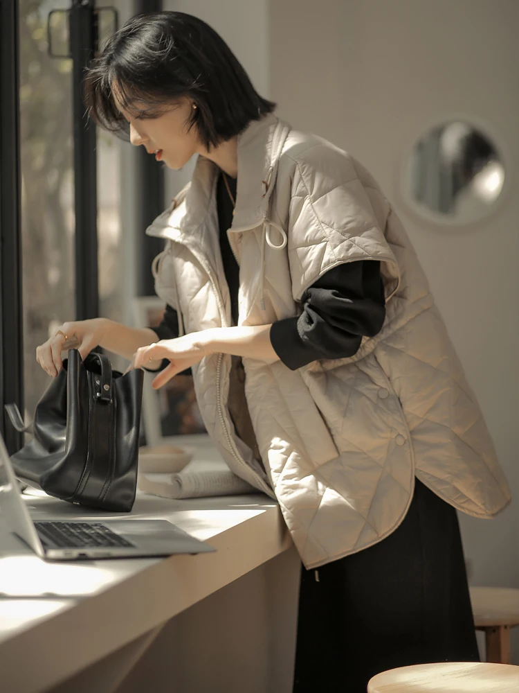 

Commute Friendly Cotton Padded Diamond Patterned Loose Fit Women's Vest Jaet Polyester Fiber Mid-length Zipper Closure