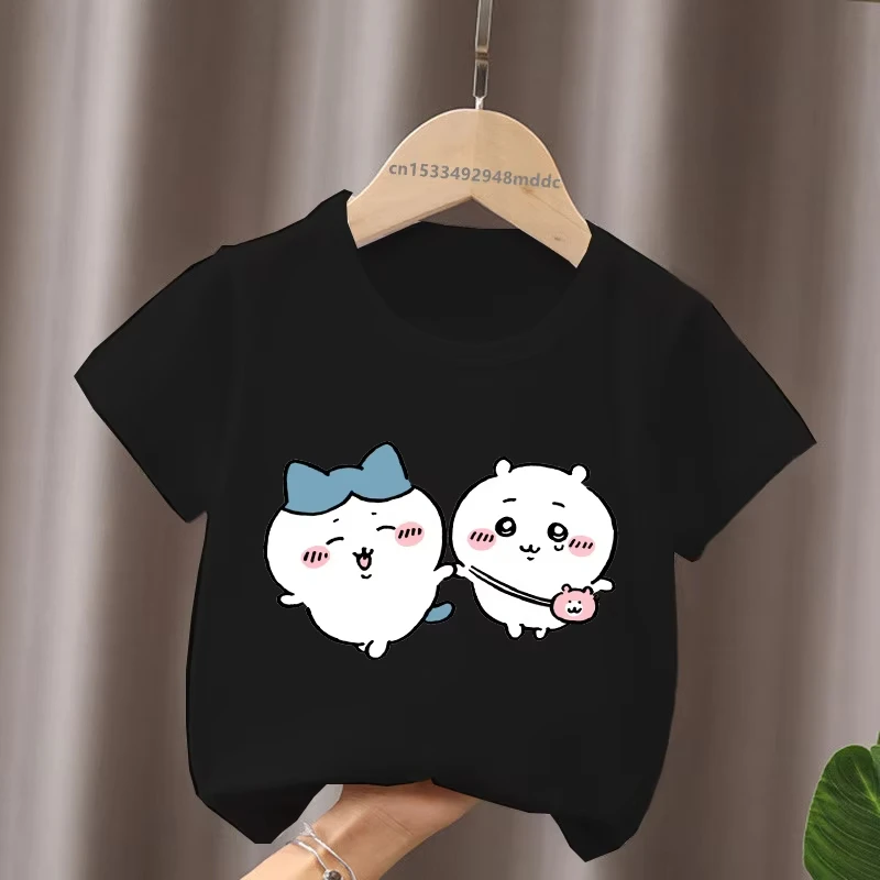 رائجة البيع Kawaii Chiikawa طباعة الكرتون الاطفال تي شيرت مضحك الفتيات ملابس طفل الفتيان أسود قصير الأكمام أسود تي شيرت الأطفال بلايز