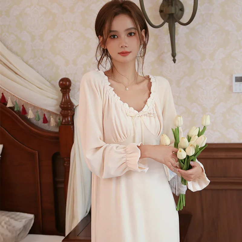 

French Style Sleepwear Elegant Velour Nightdress Women Warm Loungewear Loose Home Dress Bathrobe Autumn New Long Nightgown