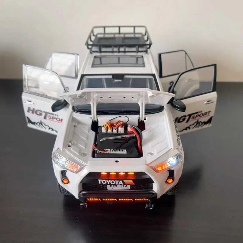 1/18 Toyota Full Scale Remote Control Four-wheel Drive Simulated Off-road Climbing Car With Lights, Smoke And Sound Effects