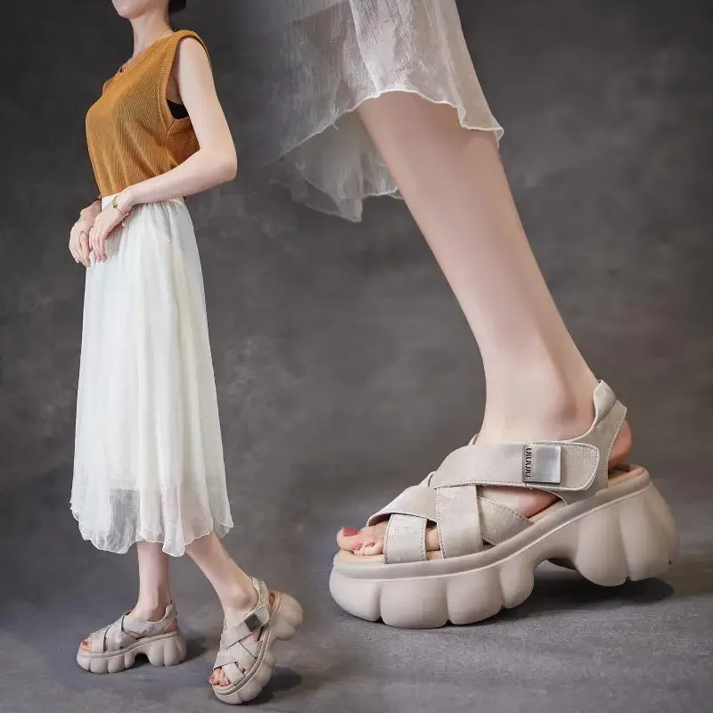 

Новая летняя обувь из натуральной кожи, женские сандалии на платформе, модная брендовая женская обувь на высоком каблуке для вечеринок, черный каблук 8 см, DX457