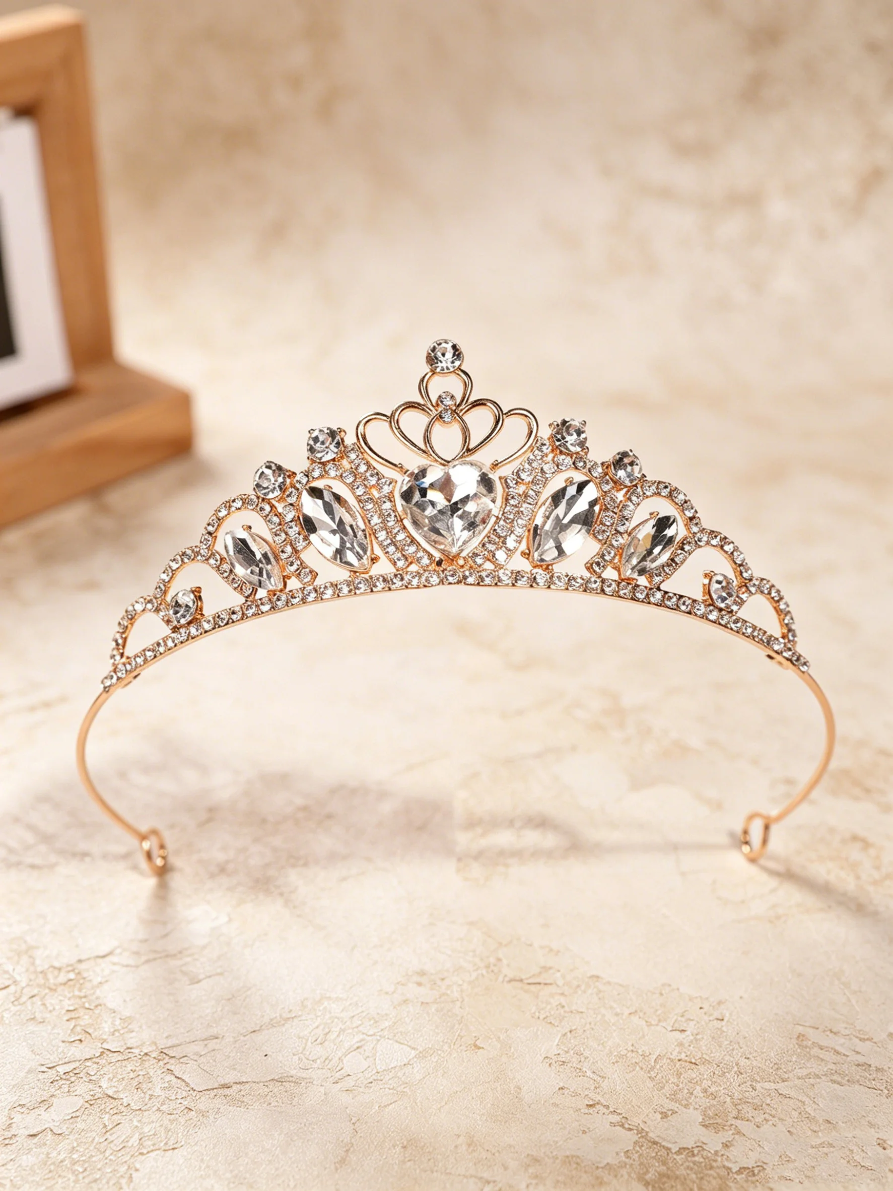 Retro Heart-Shaped Emerald Green Rhinestone Crown European-Style Light Luxury Bridal Wedding Headpiece Birthday Party Dress Runway Crown view 4