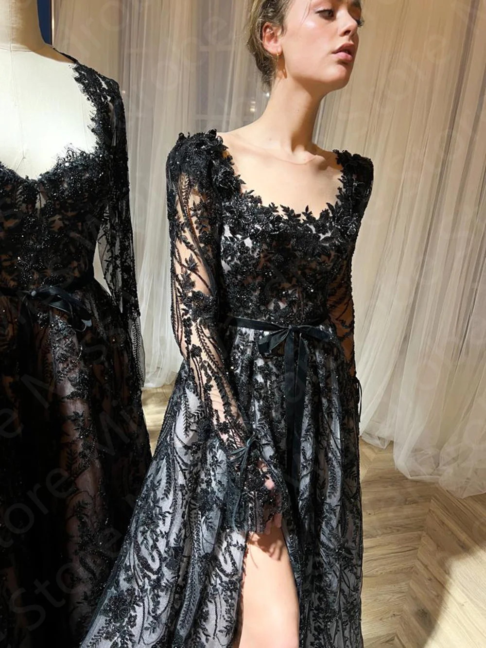 Latest Luxury Black Evening Dresses Long Sleeves 2024 Prom Party Gowns Illusion Neck Back Out Wedding Guest Dress Thigh Slit