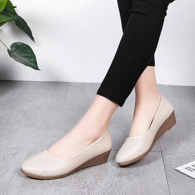 Modische, heiß begehrte, elegante und sexy Keilabsatz-Arbeitsloafer für Damen – Neuheiten für Frühling und Herbst mit runder Zehenpartie und bequemem Tragekomfort – Detail 3