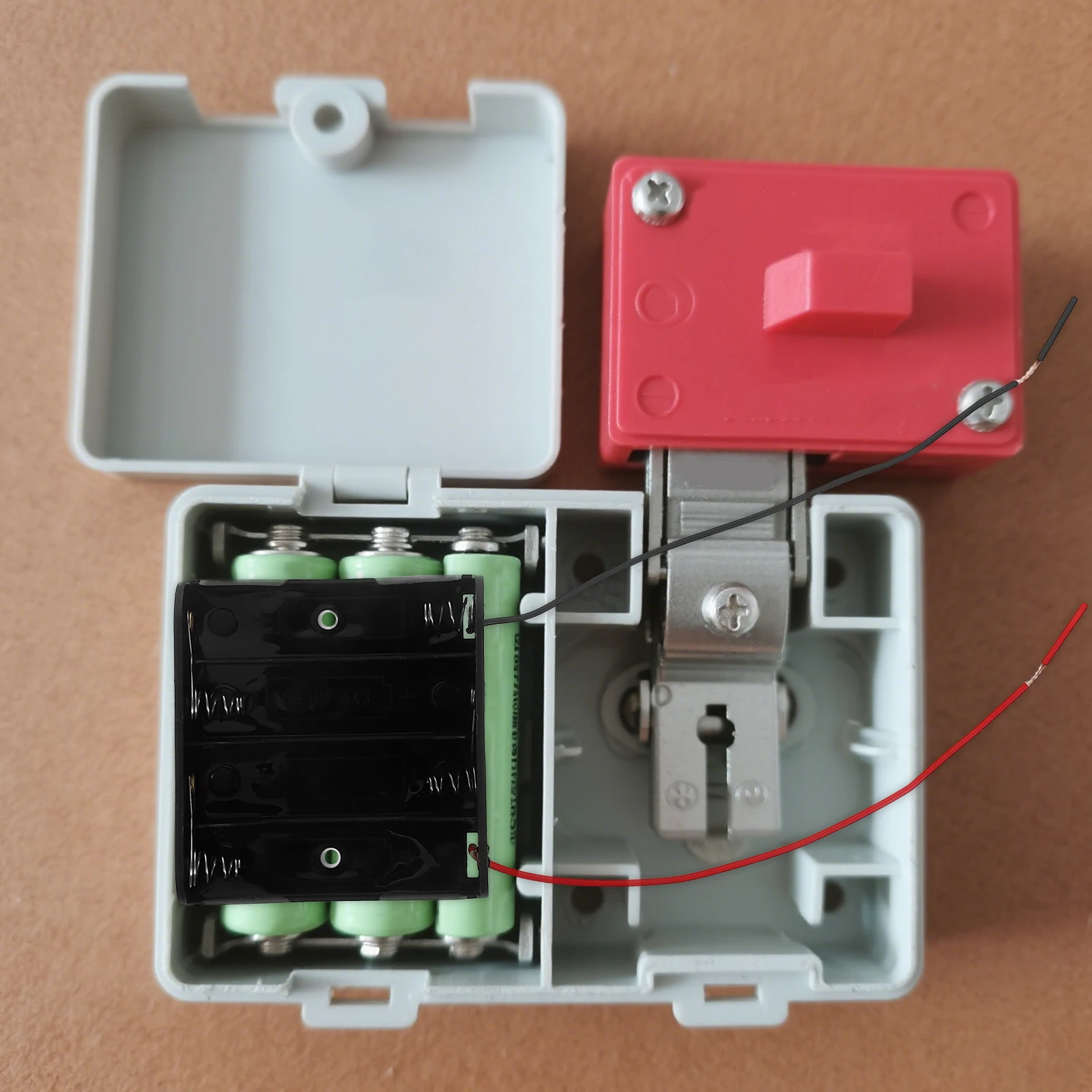 

12 pcs Compact Plastic Holder Case Sturdy Portable Power Supply Box For Outdoor Classroom Long Lasting