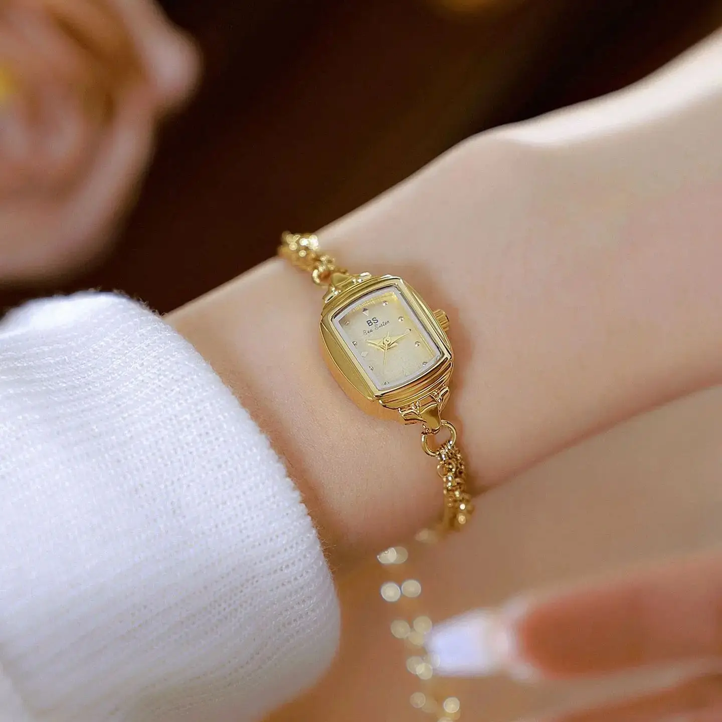 ساعة يد نسائية أنيقة سوار ساعة يد فضية صغيرة بسيطة ريترو مربع الراقية ساعة نسائية ماركة