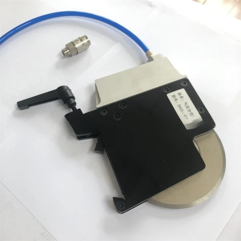 Pneumatic slitting knife holder meltblown cloth shearing knife holder blade variety of models are supplied for production