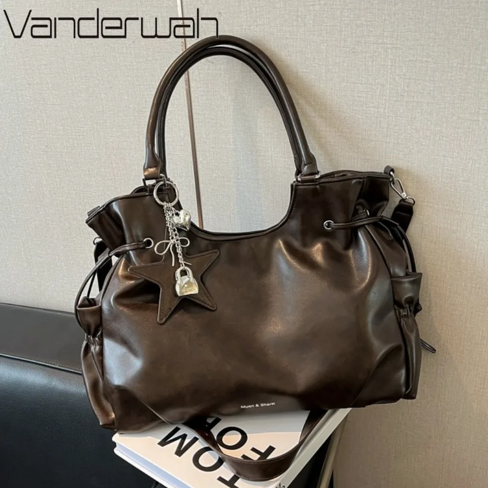 Vintage Top Quality Oil-Wax Leather Tote Bag Large Capacity Handbag Fits A4 Magazine and Laptop Star Pendant Sturdy Commute Bag
