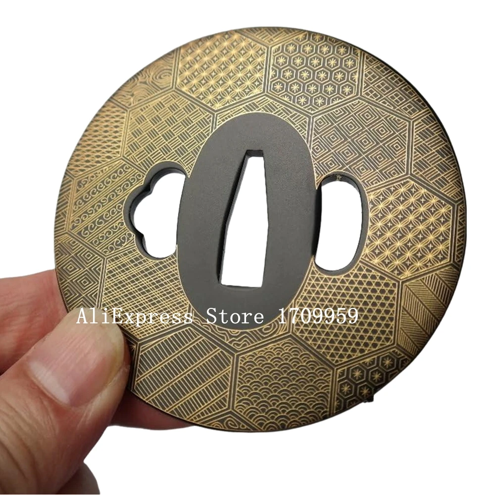 Nice High Quality Japanese Iron Tsuba Painting Guard Part For Japan Sword Samurai Katana/Wakizashi/Tanto HandGuard Accessory