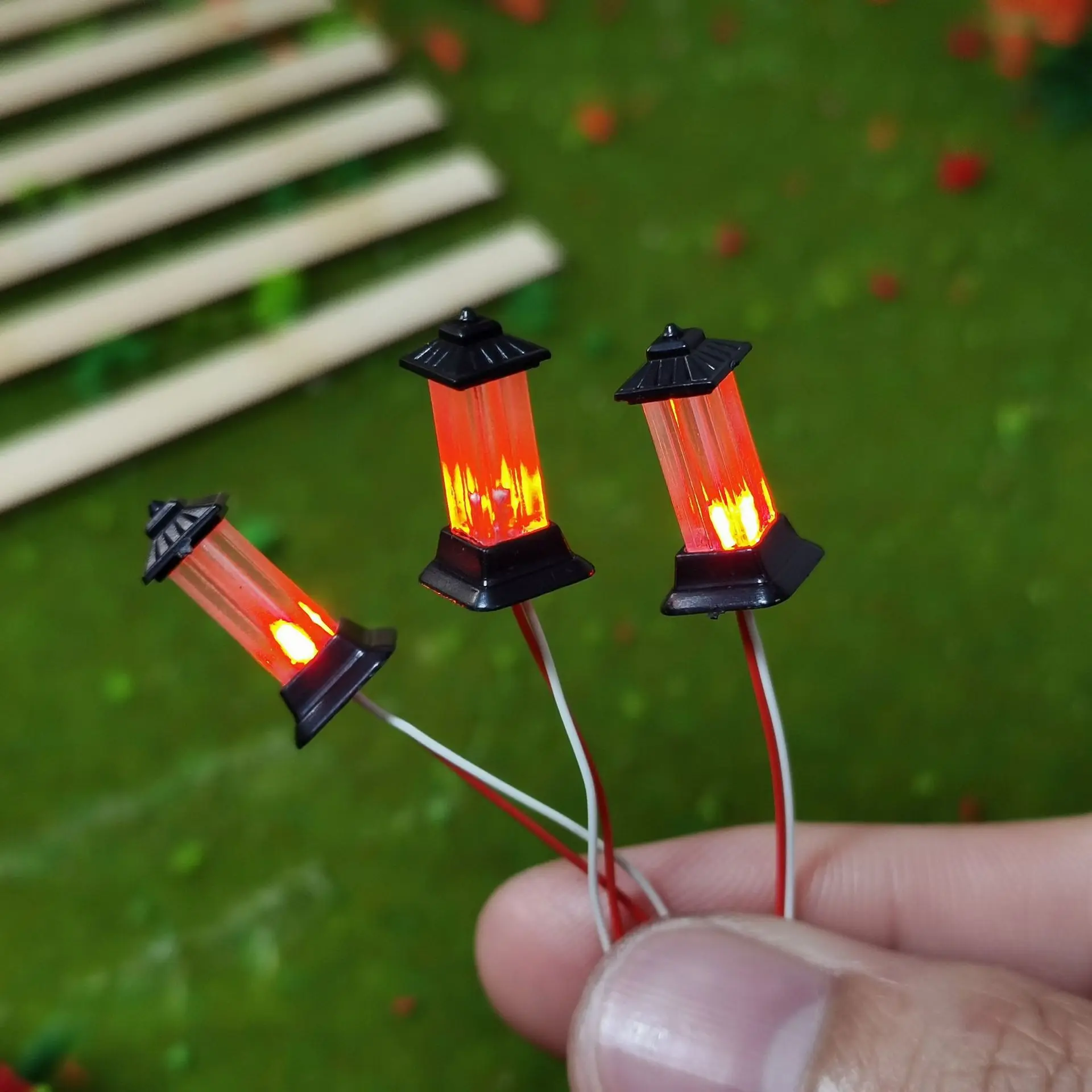 5er-Set Modellbausätze für Rasenlampen im Maßstab 1:87 (HO-Skala), 3V LED-Straßenlaternen-Modell für Parkgebäude, Grasland, Laternenpfahl, Diorama-Zubehör – Detail 6