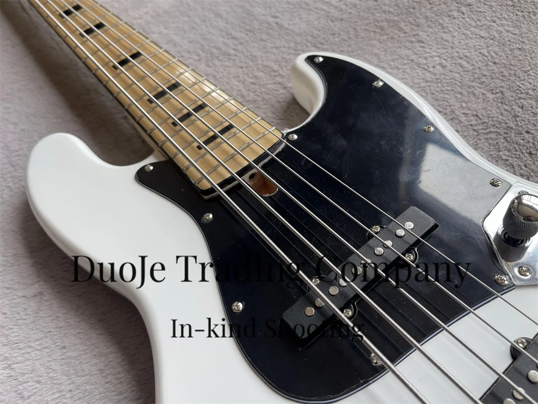 White bass 5-string electric bass maple fingerboard black square inlaid after adjustment V7 bass black guard chrome hardware