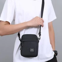 Men's bag, available in single shoulder or cross-body design, suitable for daily use during school. Made of nylon material. 6