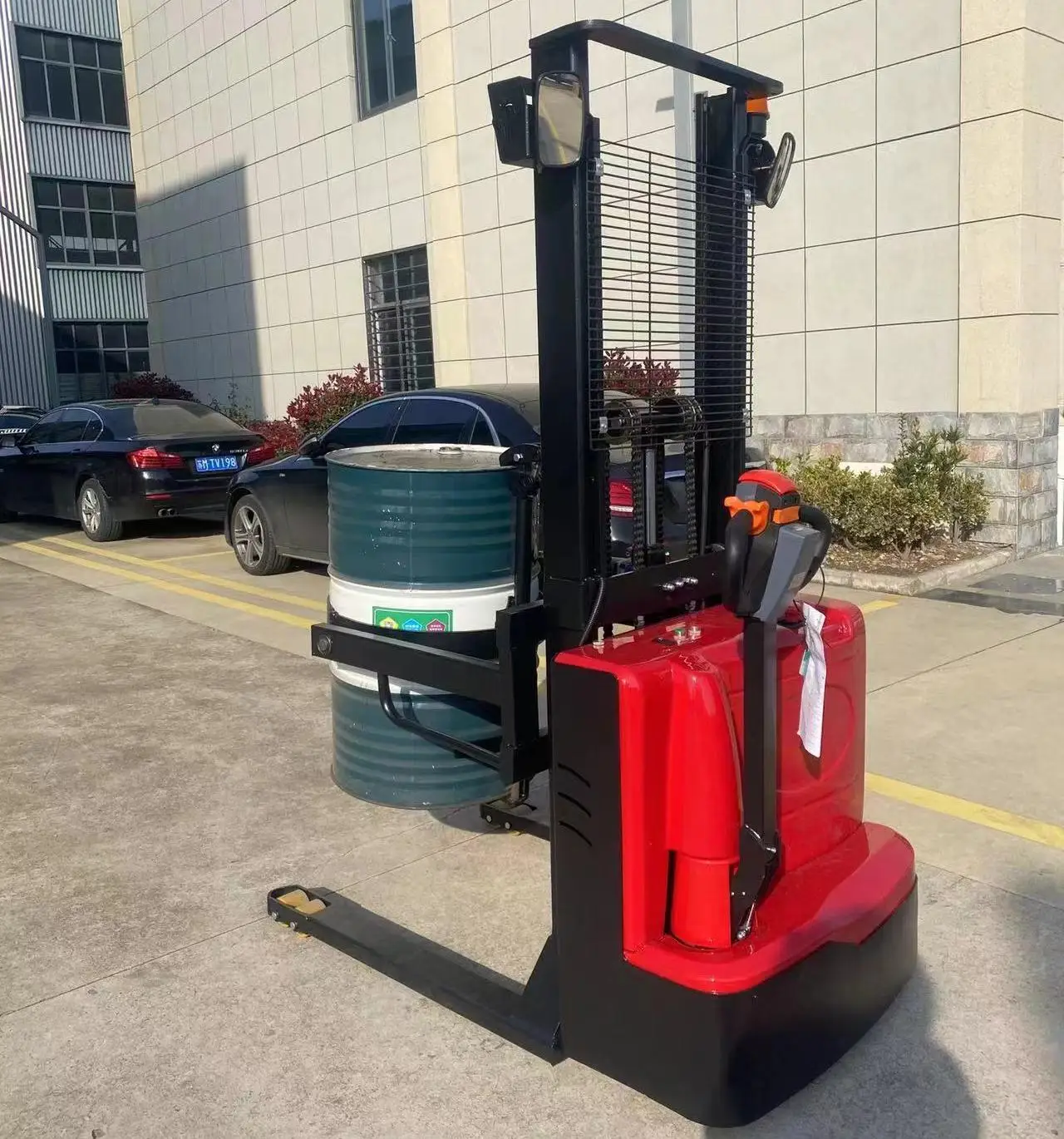 Factory Outlet 300kg 500kg 3 Meters Full Electric Drum Stacker For Oil Drum Handling In Package Industry