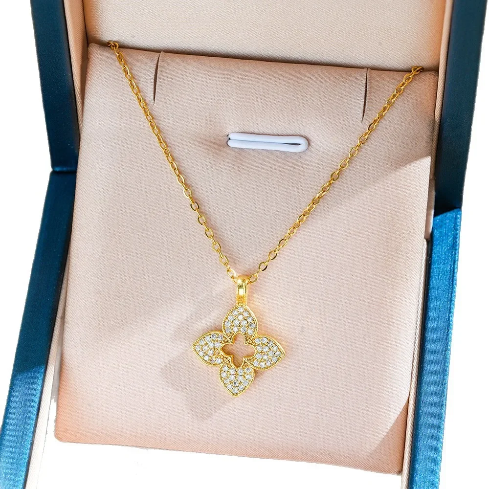 

2025 A silver perforated four-leaf flower titanium steel necklace for women, a new light luxury Internet sensation in 2025