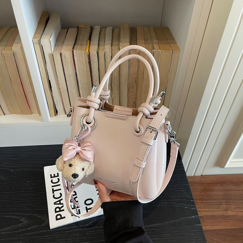 Women's Crossbody Pack 2026 New Fashionable Versatile Solid Color Design Daily Leisure Commuting Simple Portable Messenger Bag