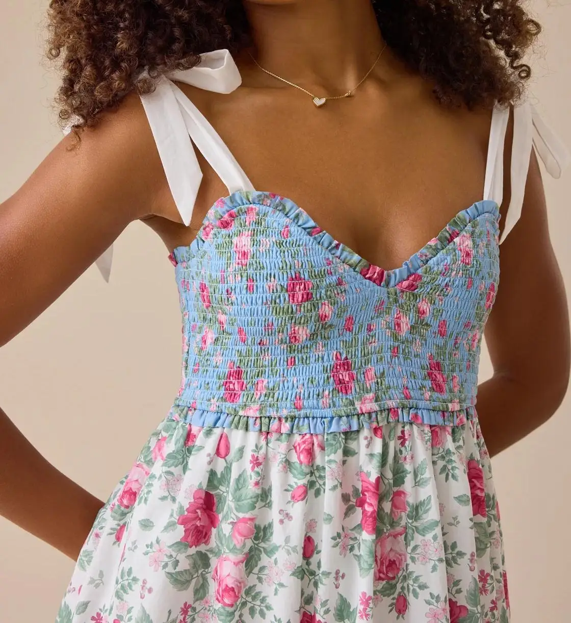 Nuovo abito da donna con spalline floreali con scollo a V smock senza maniche abito lungo con volant a strati per viaggi quotidiani all'aperto SML