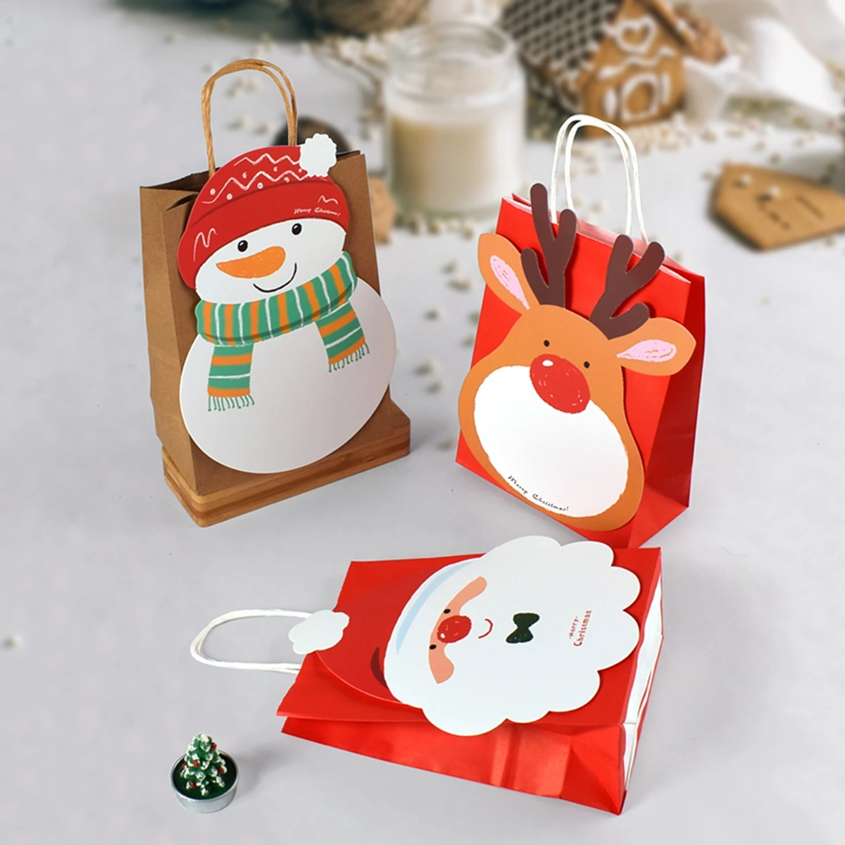 

6pcs Christmas Kraft Paper Gift Bag Xmas Snowman Santa Claus Candy Biscuit Bag Christmas Gift Hand Bags for New Year Present