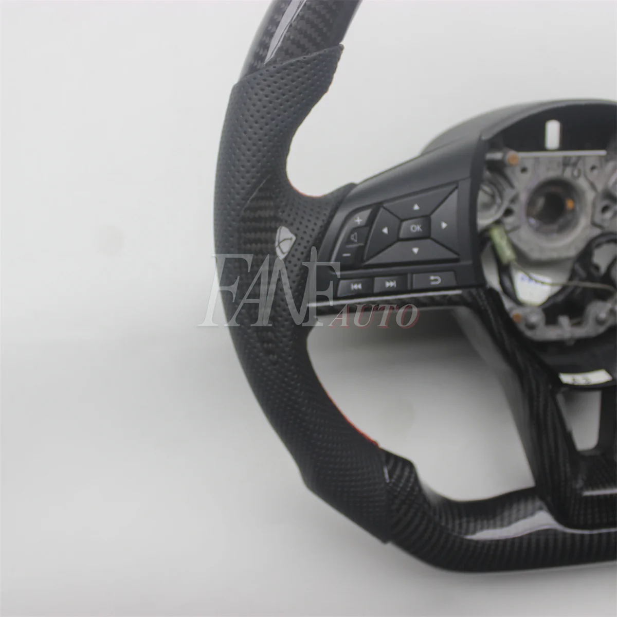 Replacement Real Carbon Fiber Leather Steering Wheel for Nissan Rogue X-trail 2014-2019