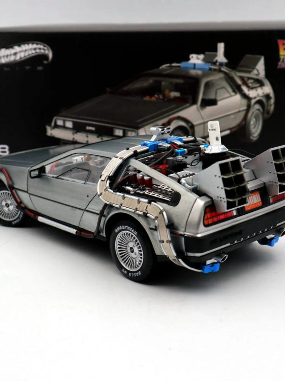 1/18 Back To The Future Time Machine Fly Diecast Car Model Gift