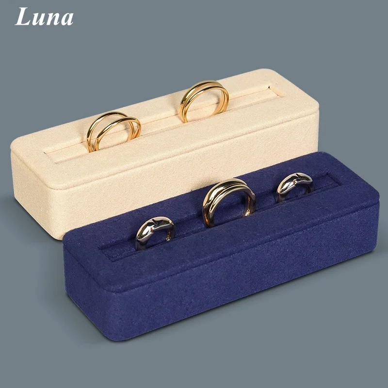 remium Microfiber Jewelry Display Stand - Luxury Ring Holder & Bracelet Organizer, Elegant Fashion Jewelry Storage Prop for Reta