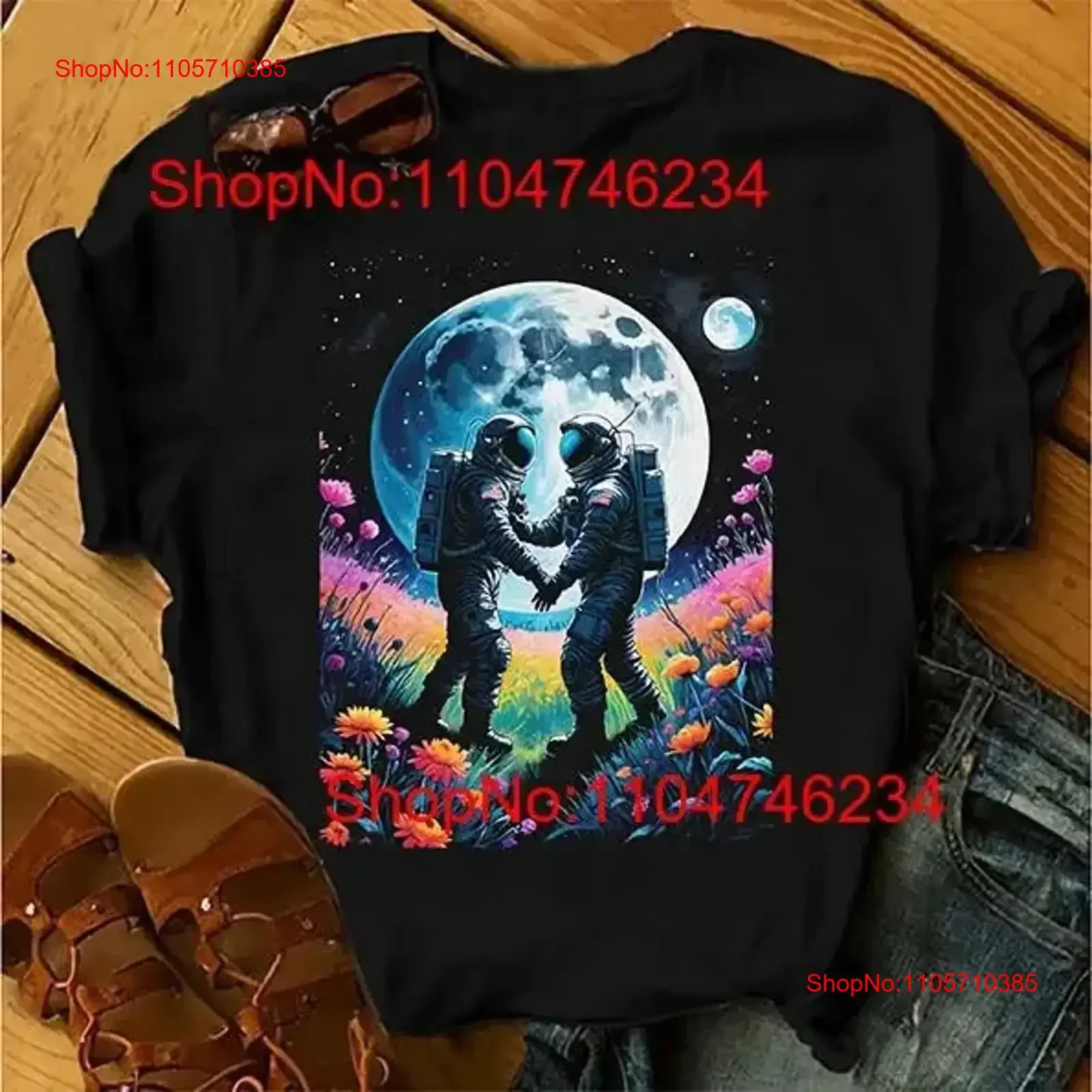 Funny Moon Astronauts Holding Hands Romantic Space Gardening T Shirt Idea vintage Washed Versatile Slightly Comfortable Soft