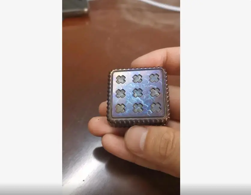 Old boy storm titanium cube edc infinite position EDC, Decompression gyroscope