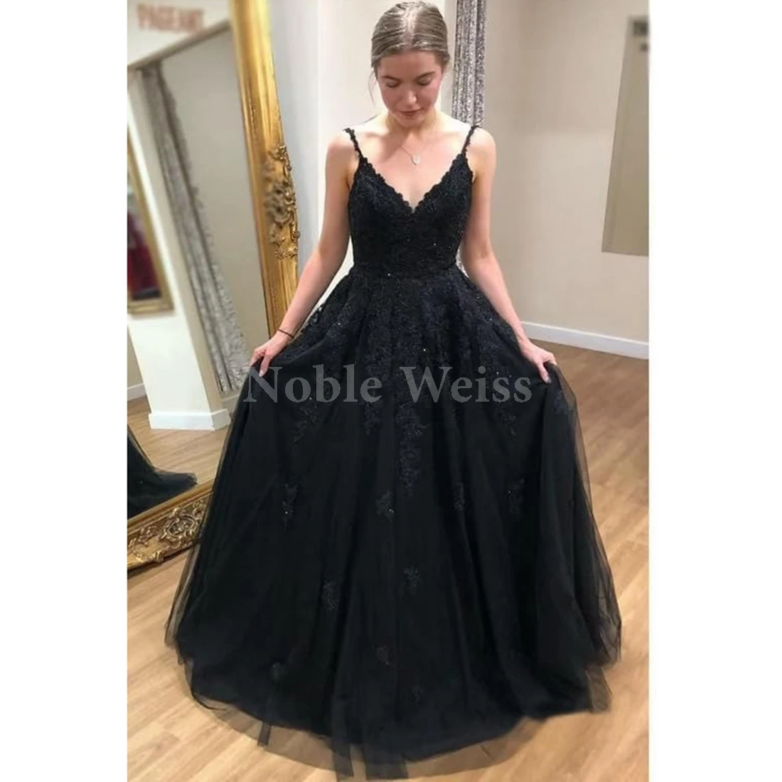 Abito da ballo in tulle Abito lungo con scollo a V Applicazioni con spalline Abito da sera Una linea Abiti da ballo formali per donna Personalizzati