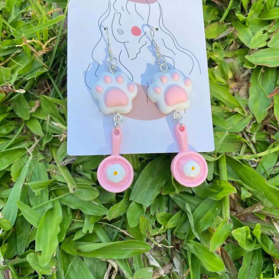 Cute Pink Cat Claw Frying Pan Dangle Earrings Kawaii Pet Cat Girl Jewelry Creative Animal Resin Handmade Women Earrings