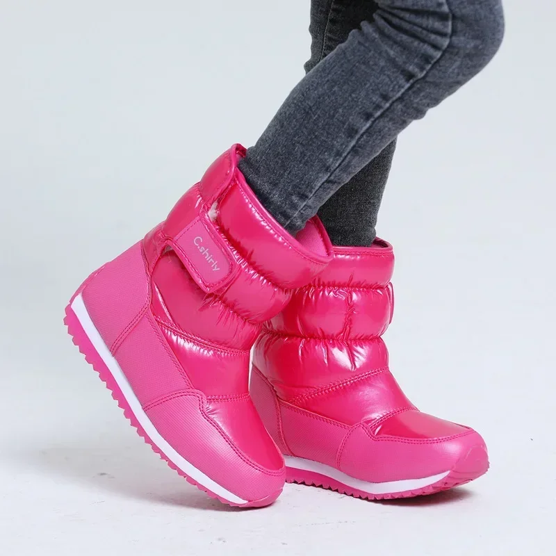 Botas de neve quente espessadas infantis, sapatos de cor sólida feminina, sapatos de algodão PU, impermeáveis, antiderrapantes, moda ao ar livre, inverno, 2022