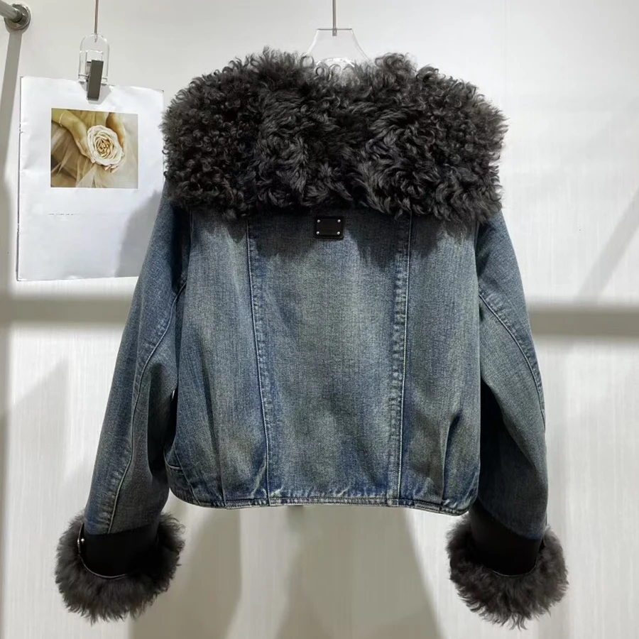 

Женская джинсовая куртка с меховой отделкой, шуба из натурального ягненка, короткие пуховики с манжетами из натурального меха, модное пальто из натурального меха